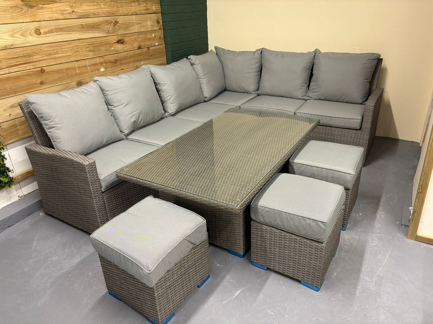 Ascot Corner Sofa Dining With Rise And Fall Table